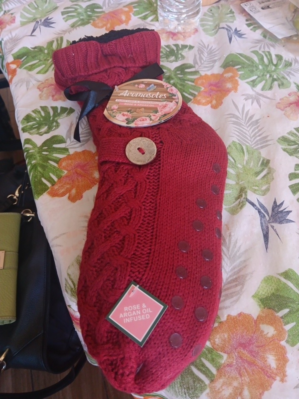 NWT Minxny Women’s Burgundy  Aromasoles Sweater Socks Sliper Socks ONE SIZE